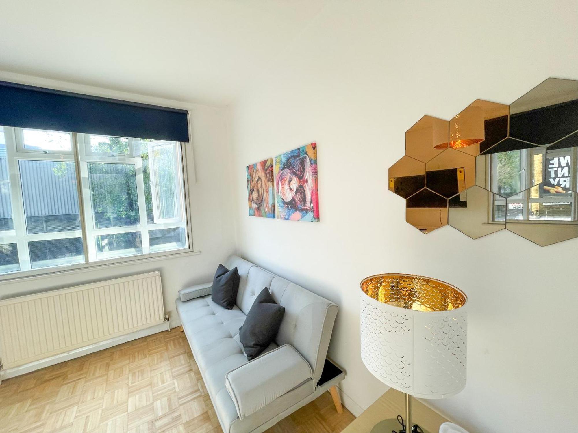 Flat F, 266 Bethnal Road Apartament